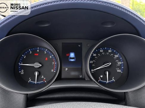 Used 2021 Toyota C-HR XLE FWD image 9