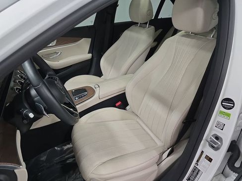 Used 2021 Mercedes-Benz E 450 4MATIC Sedan image 5