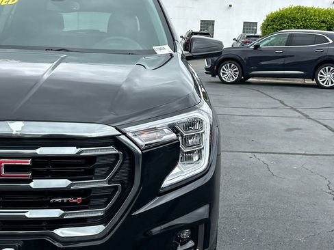Used 2024 GMC Terrain AT4 AWD/4WD image 12