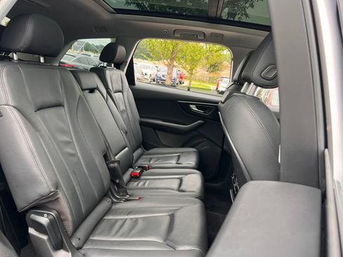 Used 2022 Audi Q7 2.0T Premium AWD/4WD image 30