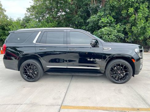 Used 2024 GMC Yukon Denali w/ Advanced Technology Package AWD/4WD image 8