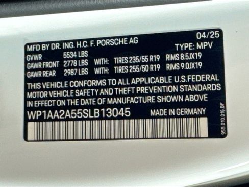 Certified 2025 Porsche Macan image 25