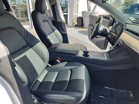 Used 2021 Tesla Model Y Performance image 24