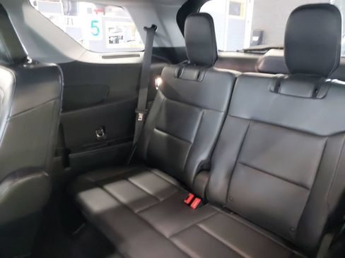 Used 2022 Ford Explorer XLT w/ Equipment Group 202A AWD/4WD image 10