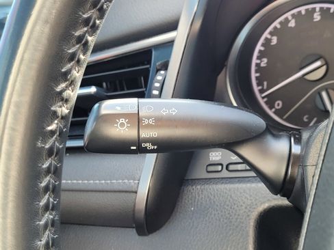 Used 2022 Toyota Camry SE image 22