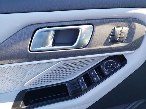 New 2026 Ford Explorer Platinum w/ LUX Leather Package image 15