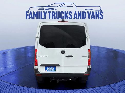 Used 2021 Mercedes-Benz Sprinter 2500 image 4