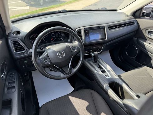 Used 2018 Honda HR-V EX image 11