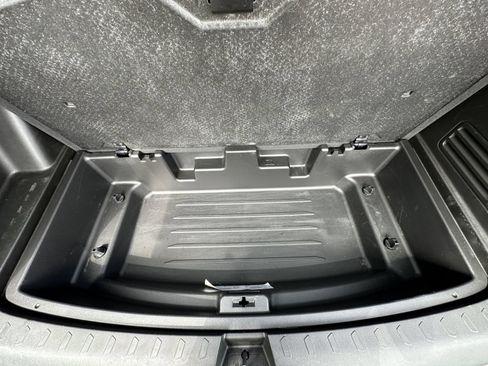 Used 2023 Chevrolet Traverse RS AWD/4WD image 44