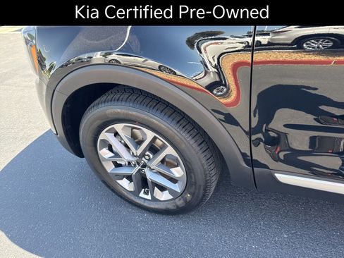 Used 2024 Kia Telluride LX FWD image 13
