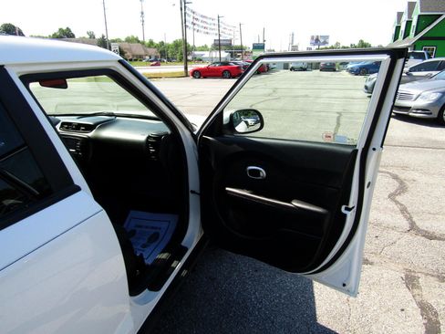 Used 2018 Kia Soul image 23