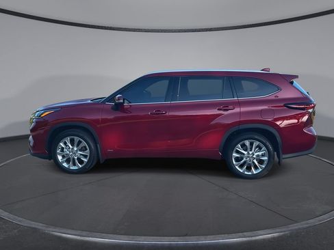 Certified 2026 Toyota Highlander Limited AWD/4WD image 5