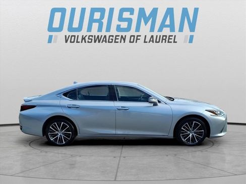 Used 2023 Lexus ES 250 w/ Premium Package image 2