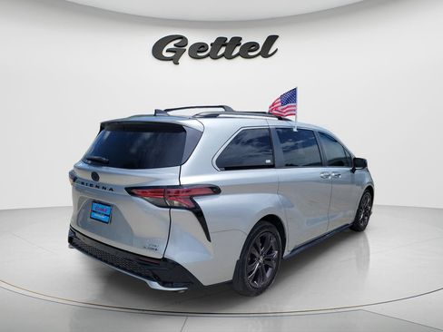 Used 2021 Toyota Sienna XSE FWD image 5