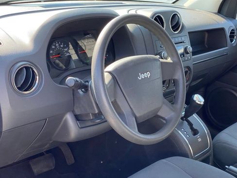 Used 2009 Jeep Compass Sport FWD image 5