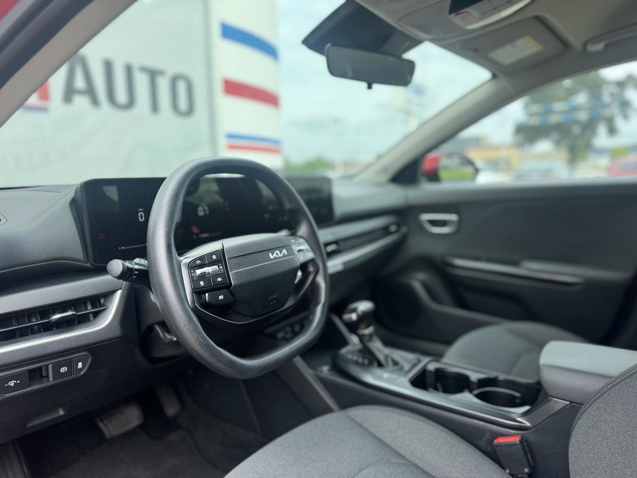 Used 2025 Kia K4 FWD image 41
