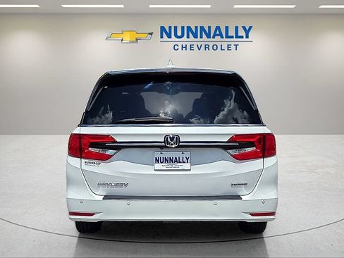 Used 2023 Honda Odyssey Touring image 4