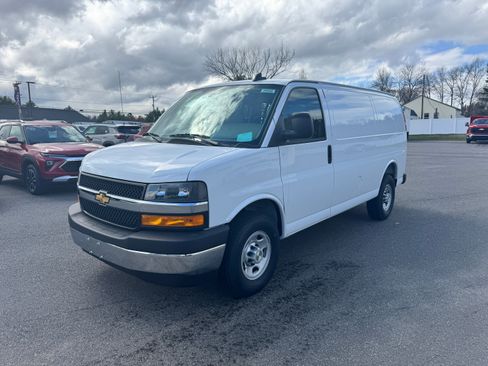 New 2026 Chevrolet Express 2500 w/ Driver Convenience Package RWD image 7