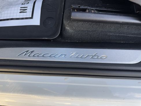 Used 2015 Porsche Macan Turbo image 31