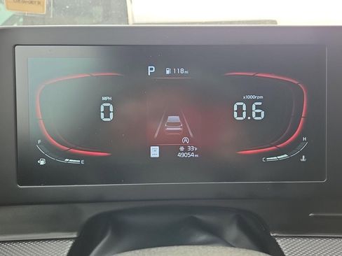 Used 2024 Kia Sportage LX image 11