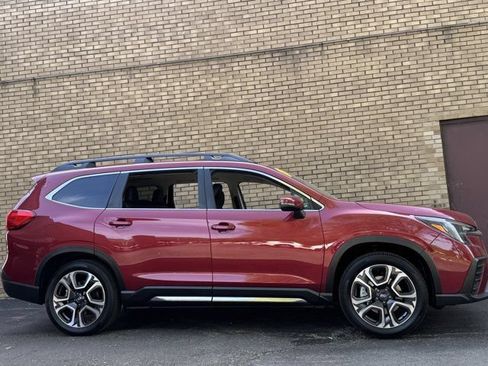 Used 2023 Subaru Ascent Limited AWD/4WD image 4