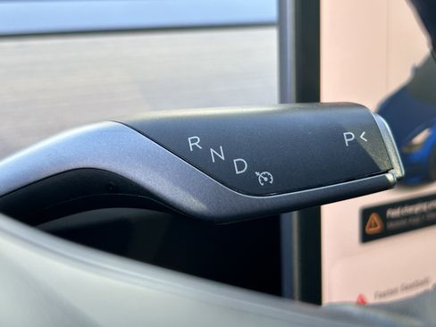 Used 2018 Tesla Model 3 Long Range RWD image 25