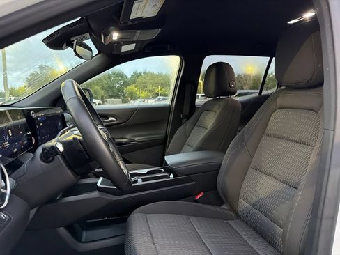Used 2026 Chevrolet Equinox LT FWD image 6