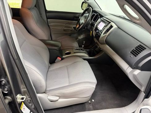 Used 2014 Toyota Tacoma 4x4 Double Cab w/ TRD Off-Road Package image 40