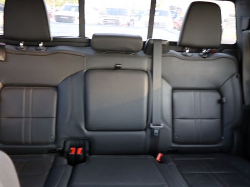 Used 2023 Chevrolet Silverado 1500 High Country w/ High Country Premium Package AWD/4WD image 13
