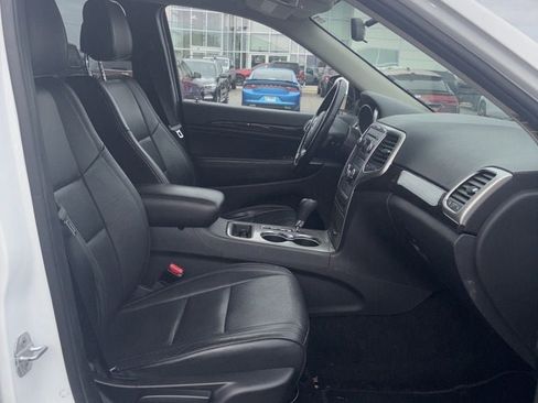Used 2013 Jeep Grand Cherokee Laredo w/ Laredo E Group AWD/4WD image 15
