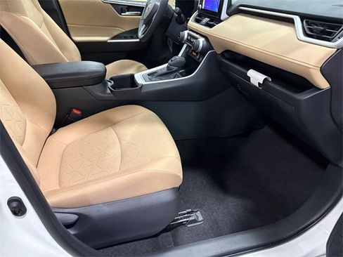 New 2025 Toyota RAV4 XLE image 11
