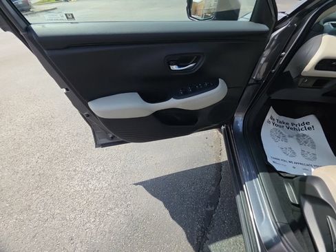 Certified 2024 Honda HR-V LX image 12