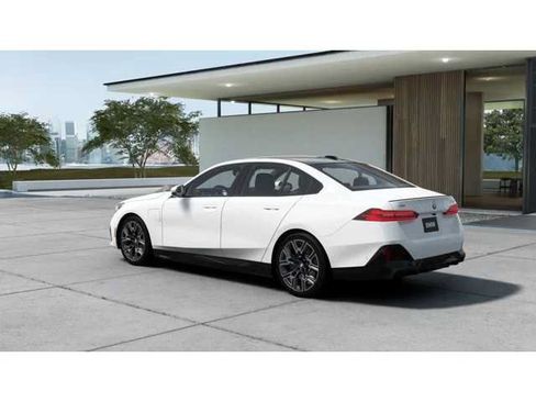 New 2027 BMW 550e xDrive AWD/4WD image 2
