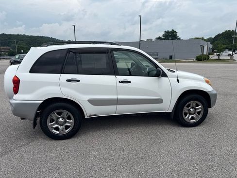 Used 2004 Toyota RAV4 4WD image 2