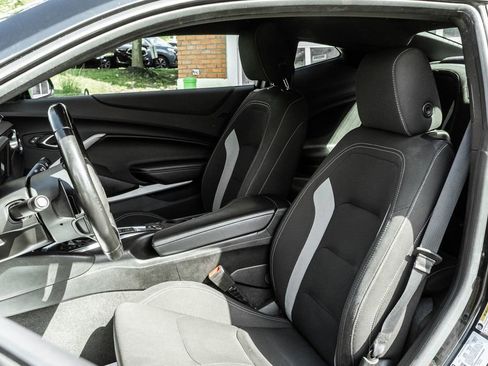 Used 2023 Chevrolet Camaro LT RWD image 7