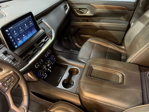 Used 2023 Chevrolet Tahoe High Country w/ Premium Package 2 AWD/4WD image 33