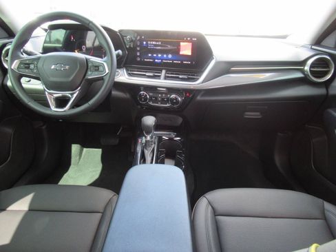 Used 2025 Chevrolet Trax ACTIV w/ Driver Confidence Package FWD image 13
