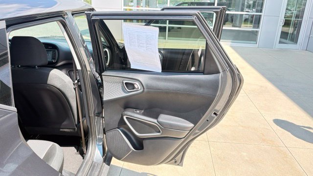Used 2023 Kia Soul LX w/ Option Group 015 FWD image 30