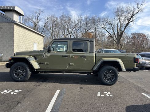 New 2026 Jeep Gladiator Sport image 23