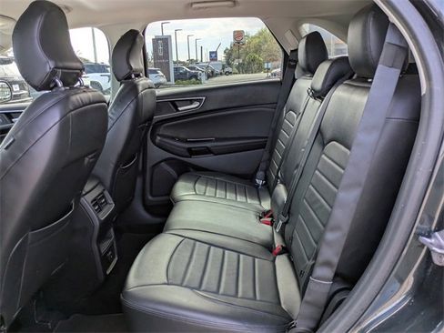 Used 2015 Ford Edge SEL image 10