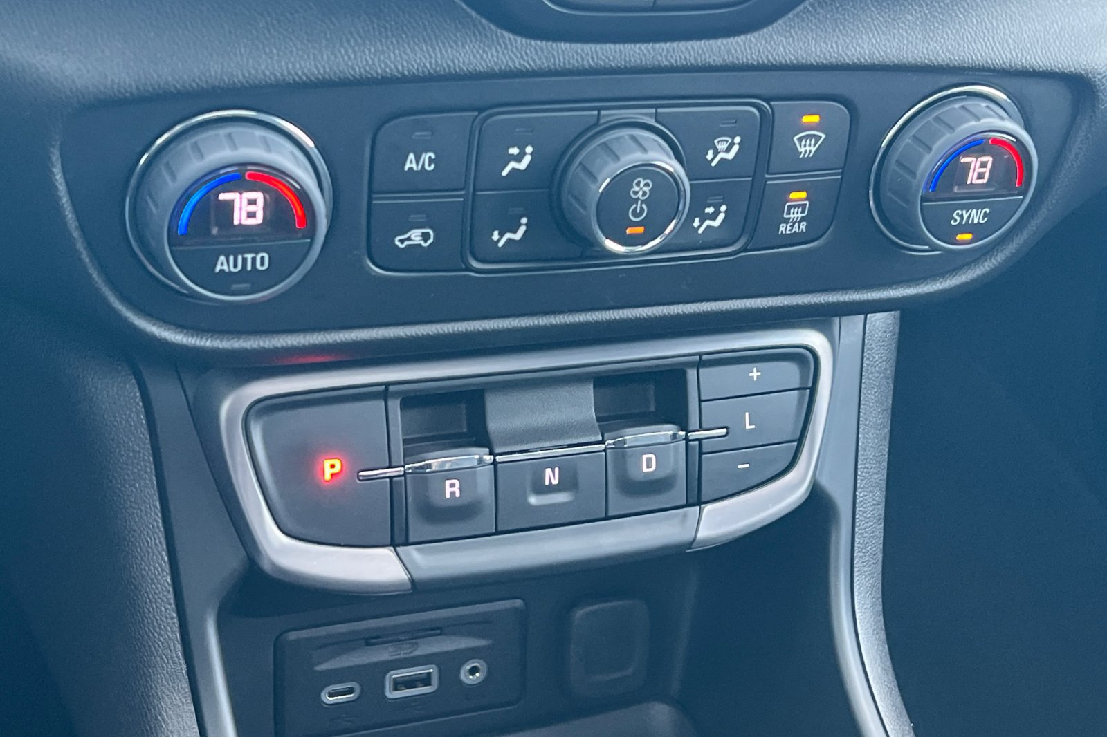Used 2024 GMC Terrain AT4 w/ Infotainment Package II AWD/4WD image 18