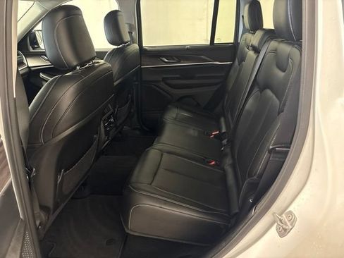Used 2023 Jeep Grand Cherokee Limited w/ Luxury Tech Group II AWD/4WD image 38