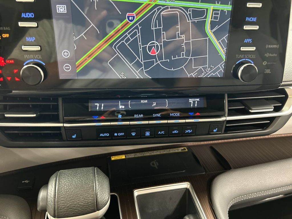 Used 2024 Toyota Sienna XLE w/ XLE Plus Package AWD/4WD image 17
