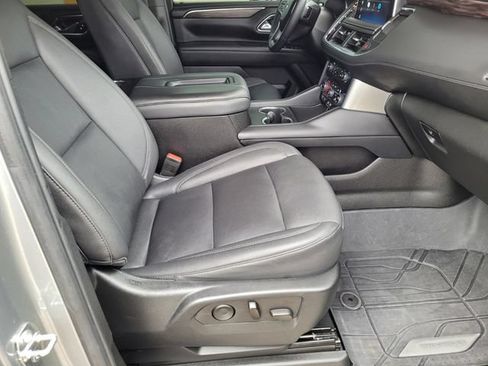 Used 2023 Chevrolet Tahoe Z71 w/ Luxury Package AWD/4WD image 12