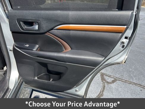 Used 2018 Toyota Highlander Limited image 17