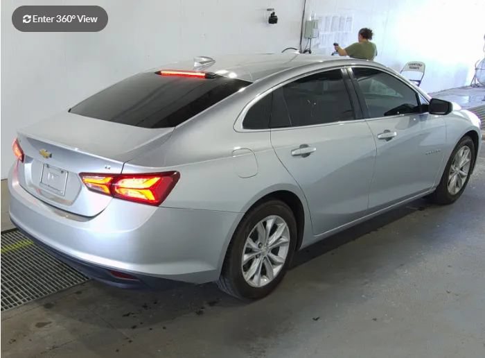 Used 2019 Chevrolet Malibu LT FWD image 2