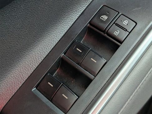 Used 2024 Toyota Highlander XLE image 22