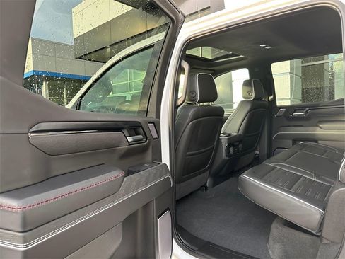 Used 2022 GMC Sierra 1500 AT4X image 17
