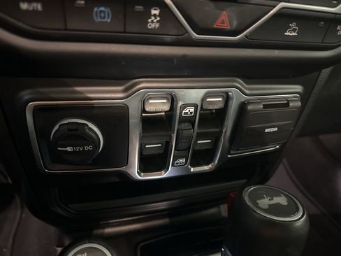 Used 2022 Jeep Wrangler Unlimited Sahara 4xe image 27