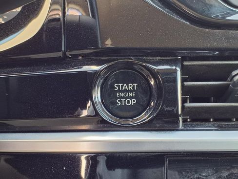 Used 2025 Nissan Pathfinder SV FWD image 15